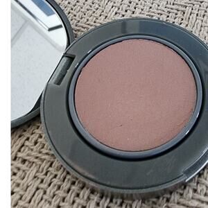 NWT Mirabella The Basics Pressed Powder Foundation Color Paradox 100% Authentic